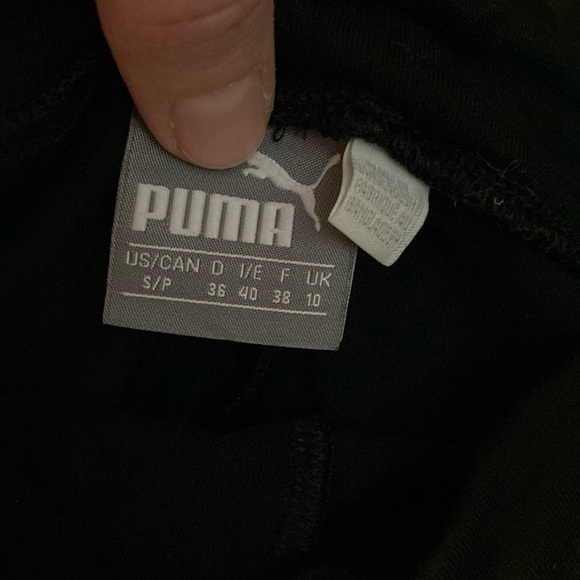 Puma Black Leggings With Puma Logo On Leg. - Picture 6 of 9